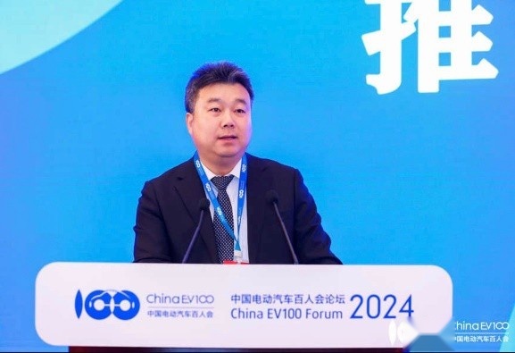 百人会论坛热议充电桩建设，威睿800kW充电桩解决出行痛点