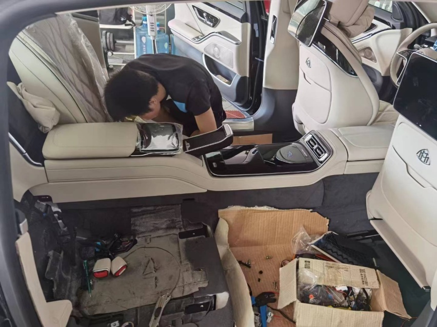 23款迈巴赫S480五座改四座不带折叠桌板效果案例分享