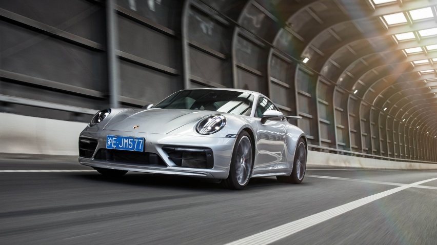 牛X评测：实测3.69秒破百 保时捷911 Carrera 4S有何魅