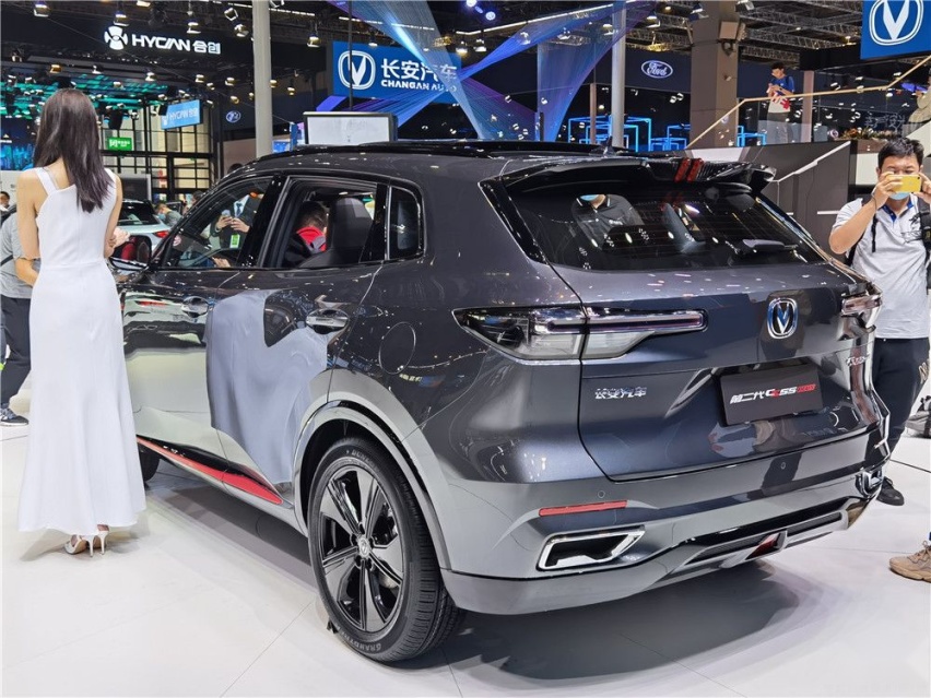 2021上海车展：全新长安CS55 PLUS成新晋网红