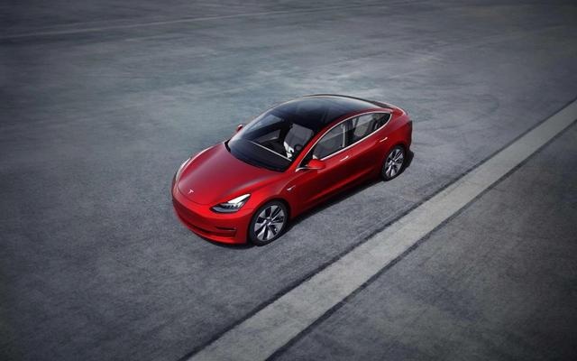 【30万纯电动】选668km续航的特斯拉Model 3还是420km的蔚来ES6？