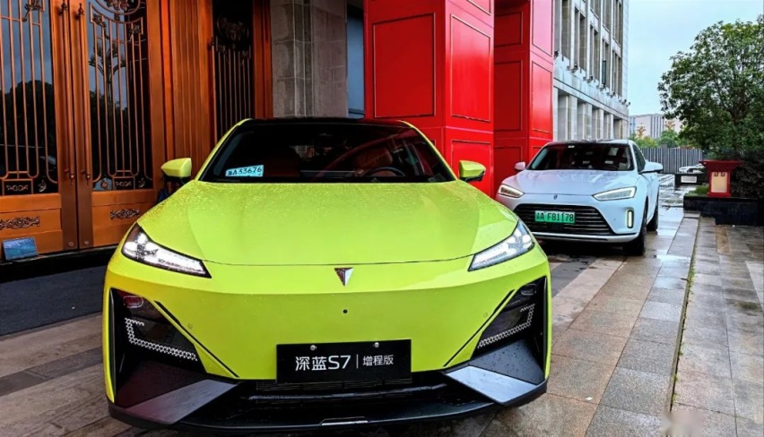 宋PLUS和问界M5双拳难敌一手？深蓝S7杀疯了