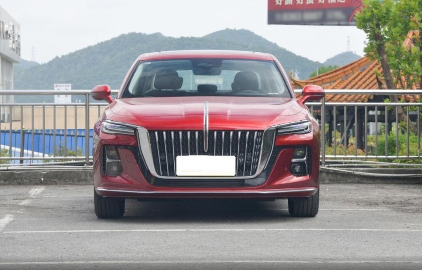 6月售出近万台，红旗H5杀疯了，新款降价接近3万