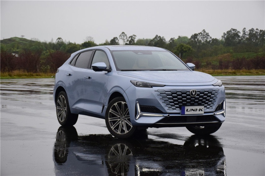 最新2.0T+爱信8AT！长安新旗舰SUV开起来好不好？