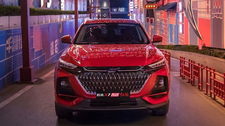 长安欧尚X7 PLUS红版上市,比普通版贵1千,能买?