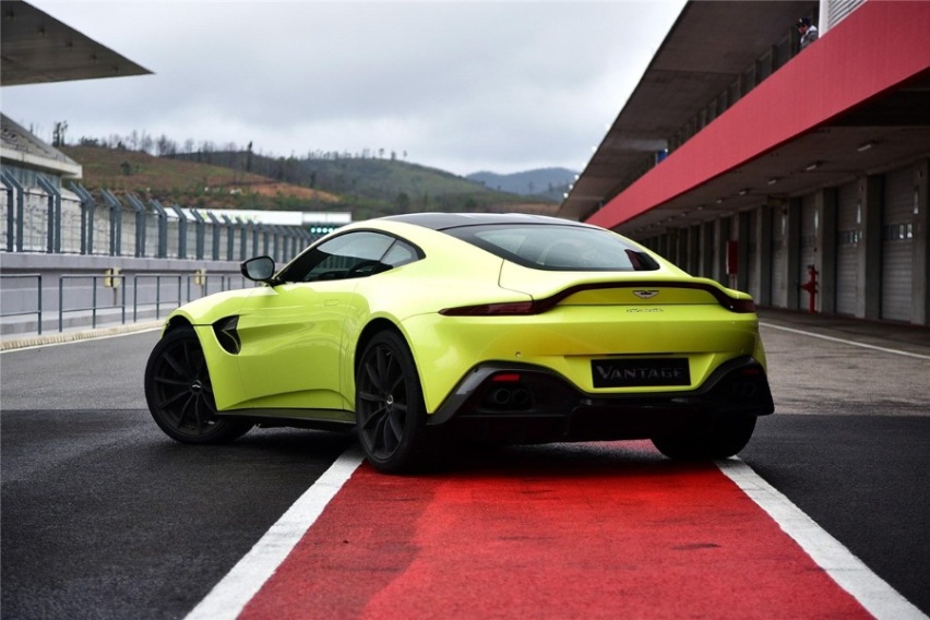 Vantage/AMG GT/R8/迈凯伦GT，200万超选