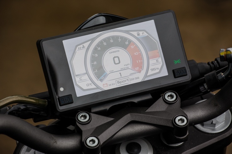走向世界的CFMOTO 春风海外车型300NK英国测评