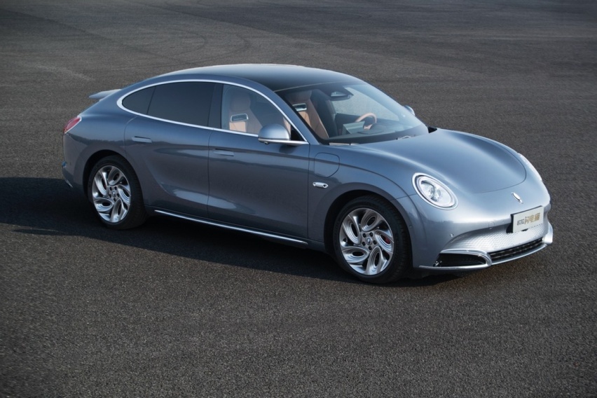 巅峰对决！欧拉闪电猫VS特斯拉Model 3谁能更胜一筹？