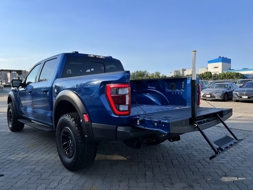 3.5L+10AT+大沙发+大屏,豪华升级新猛禽F-150告别傻大黑粗