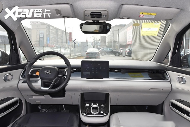 比亚迪D1标准版车型，价格上调后，再多花7万，选择Model 3值吗？