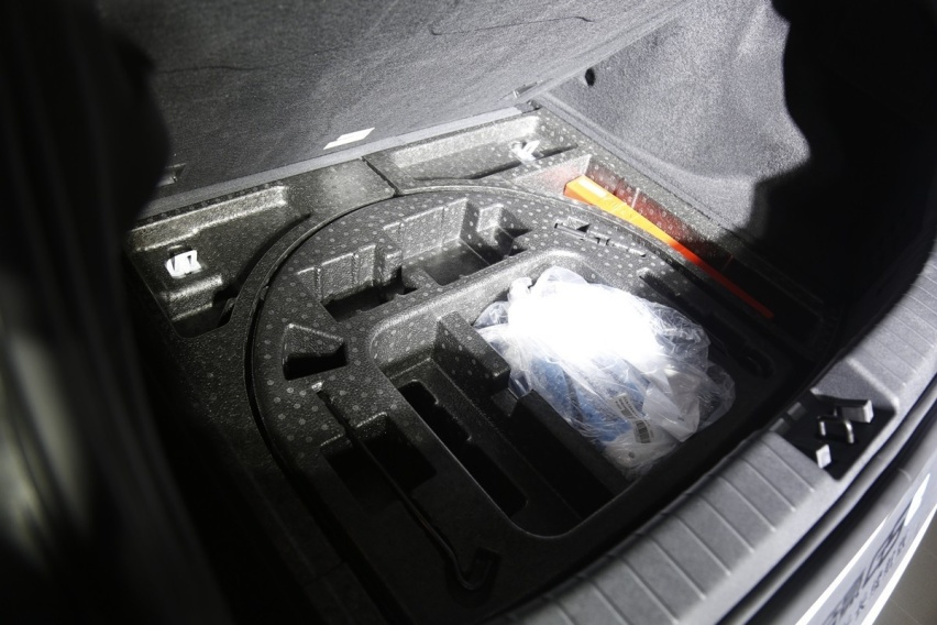 续航450公里11.98万起售，实拍帝豪GSe值不值得买