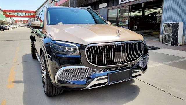 21款奔驰GLS400改迈巴赫外观包围套件+22寸原厂轮毂+改双拼色