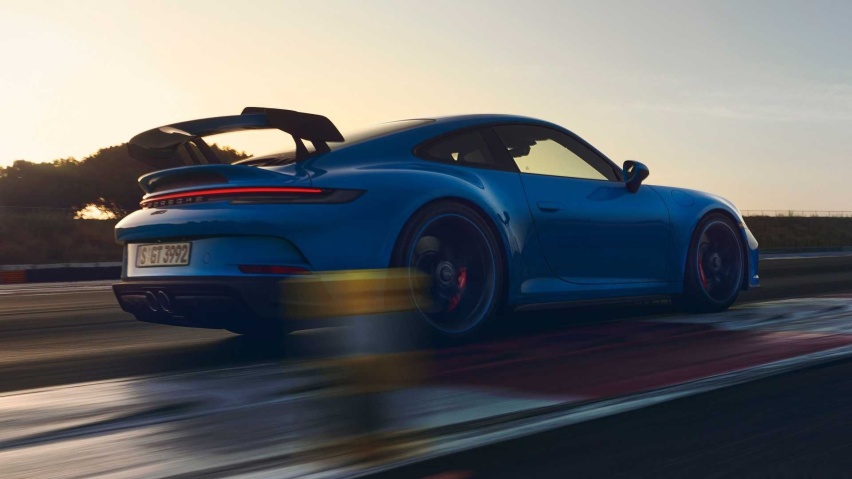 2022-porsche-911-gt3-rear-wing-view.jpg