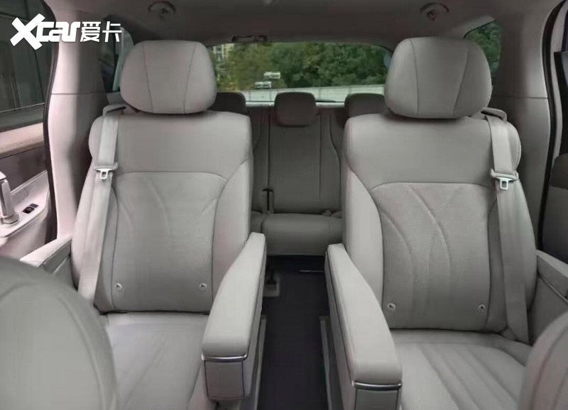 新能源七座MPV标杆 家用商务全场景优选