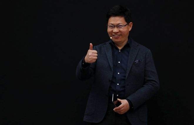 老板们隔空横评：新能源卖车的流量密码