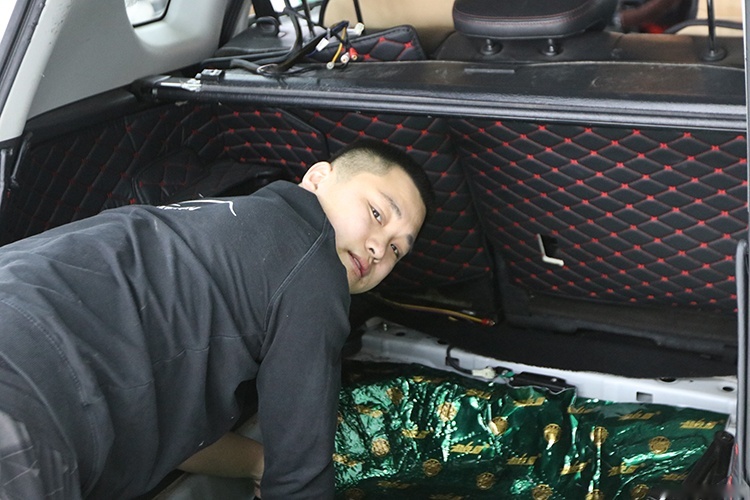 哈尔滨大能汽车隔音，哈弗H6汽车音响改装丹拿，黄金声学