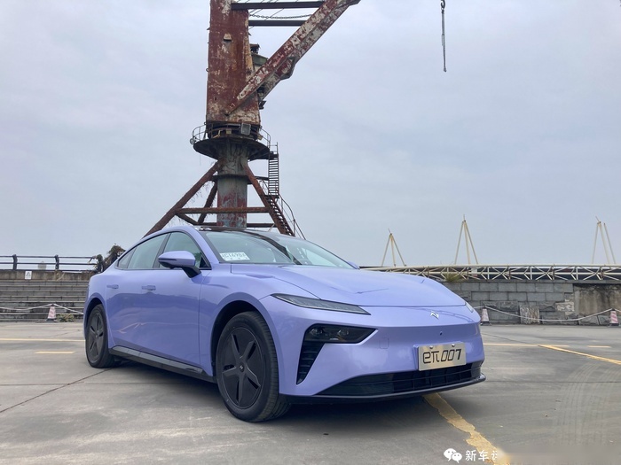 东风奕派eπ007试驾：16万不到的价格，比极氪007还运动？