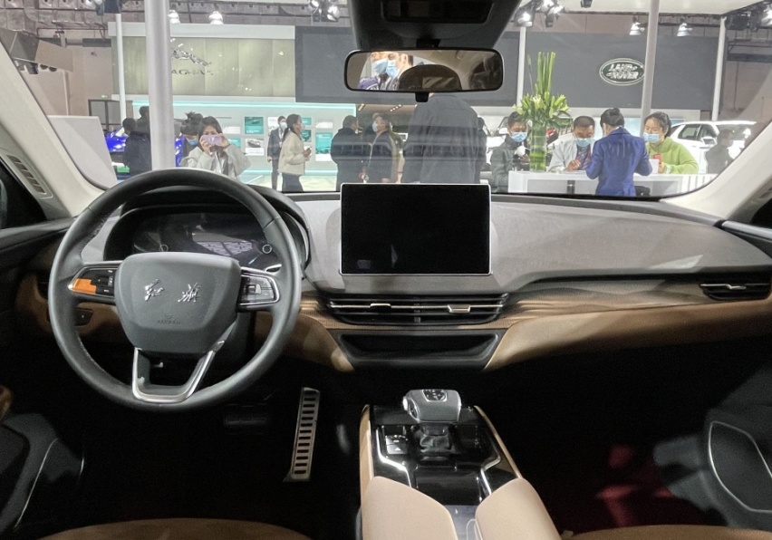 专属网约车？红旗E-QH5增换电版车型，搭三元锂电池
