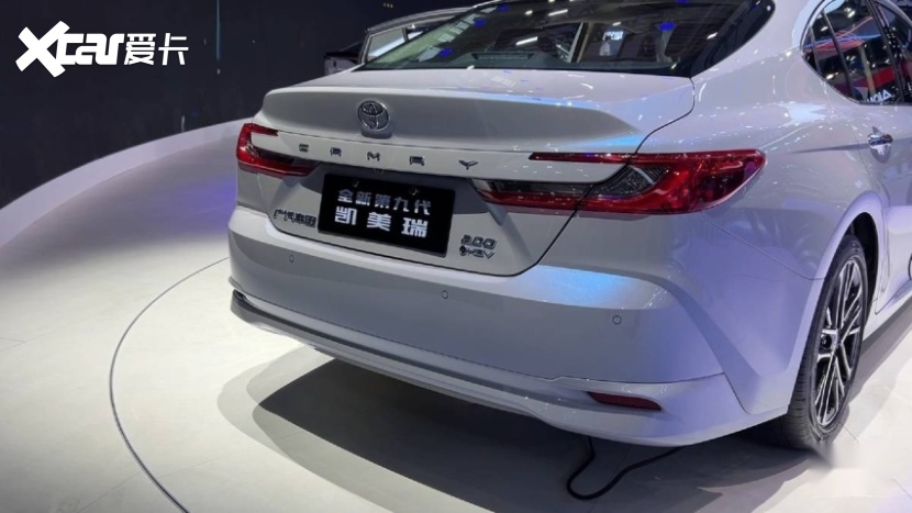 5l混合动力的车型定价在20-22万元区间,维持住凯美瑞的品牌形象.