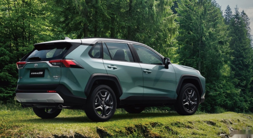 丰田全球王牌SUV！当初一车难求，现仅13万，喝92油，空间一流