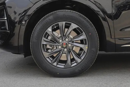 配2.0T+8AT变速箱，定位中型SUV，红旗HS5怎么样？