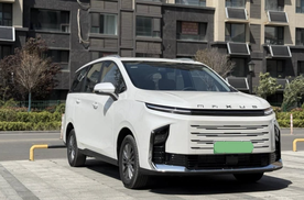10万级MPV之争，上汽大通G50混动和广汽传祺M6 PRO谁更强？