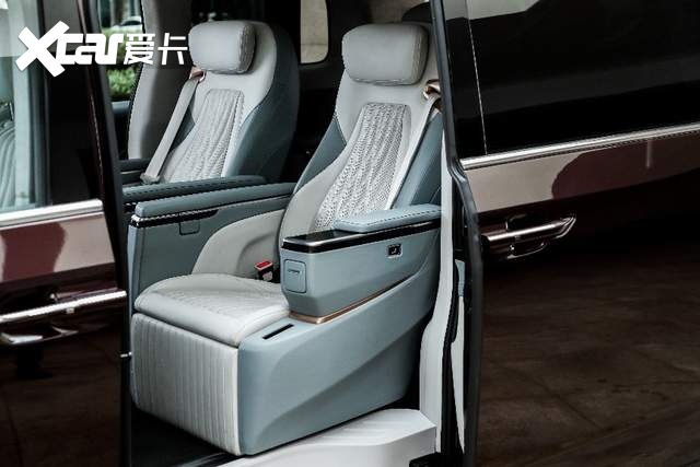 张信哲正式成为上汽大通MAXUS G90心动代言人