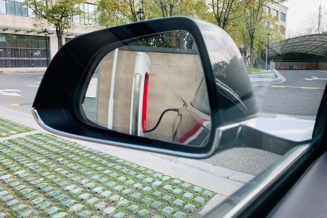 【30万纯电动】选668km续航的特斯拉Model 3还是420km的蔚来ES6？