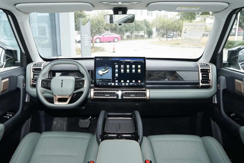 选车对比丨元PLUS荣耀版对比iCAR 03，你会怎么选？