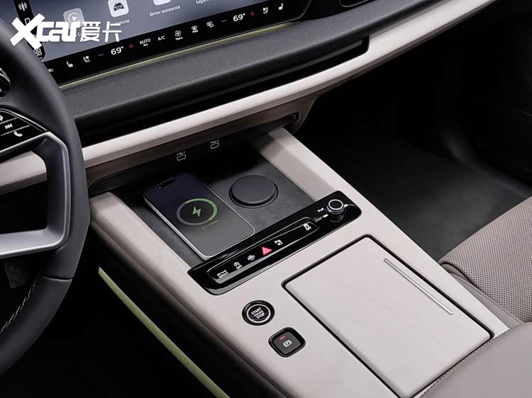 奥迪Q9正式发布，对标奔驰GLS和宝马X7
