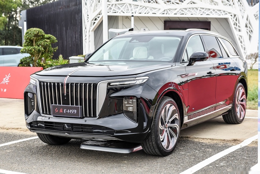 入门50.98万依旧有人觉得便宜的，也就只有这红旗全新SUV