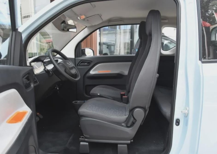 通勤代步车，宏光MINI EV/宝骏E300值得买吗？