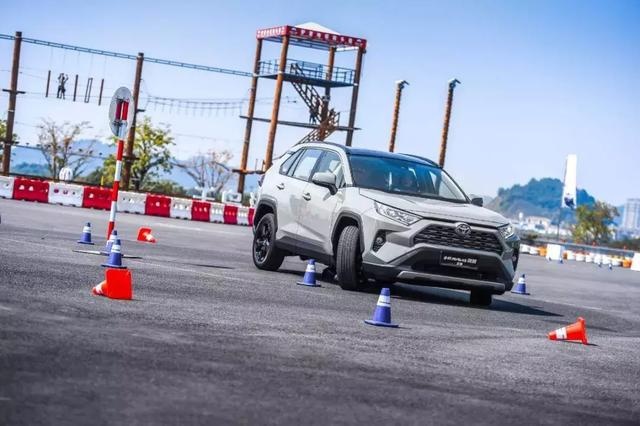 一汽丰田全新RAV4荣放：重返热血年少