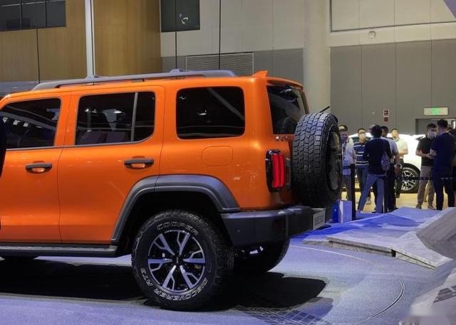 长城WEY全新硬派SUV:坦克300,三把锁+大梁底盘,还要什么牧马人