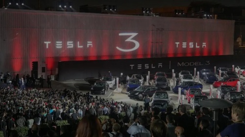 Model3高性能版33.59万元开启预售特斯拉全系高性能版车型已就位
