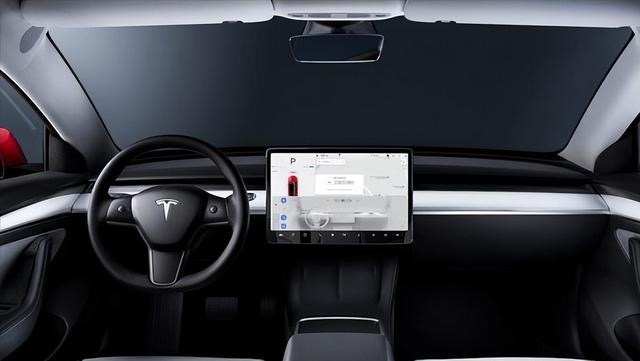 特斯拉Model 3中期改款,外观更帅,内饰用料更厚道
