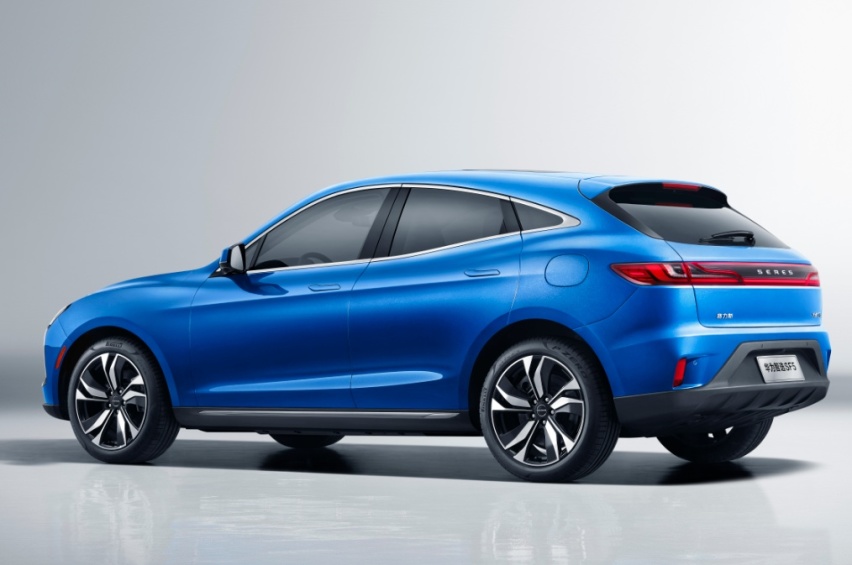 新能源车型当红“辣子鸡”，赛力斯华为智选SF5和Model Y怎么选？
