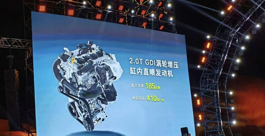 硬派“方盒子” 售价13.99万元起 全新212 T01正式上市