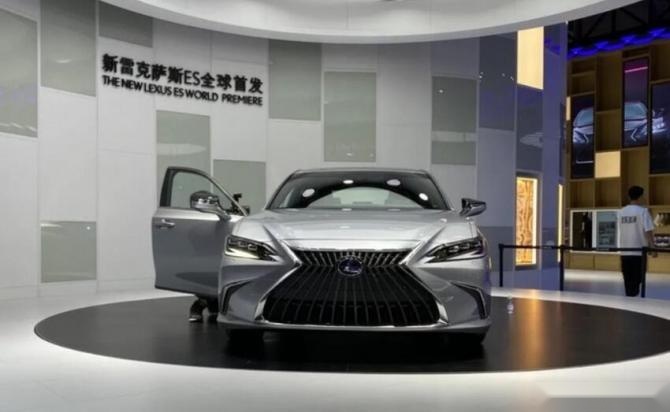 新知达人, 新款雷克萨斯ES年内上新 大屏变大 升级AVS可调悬架