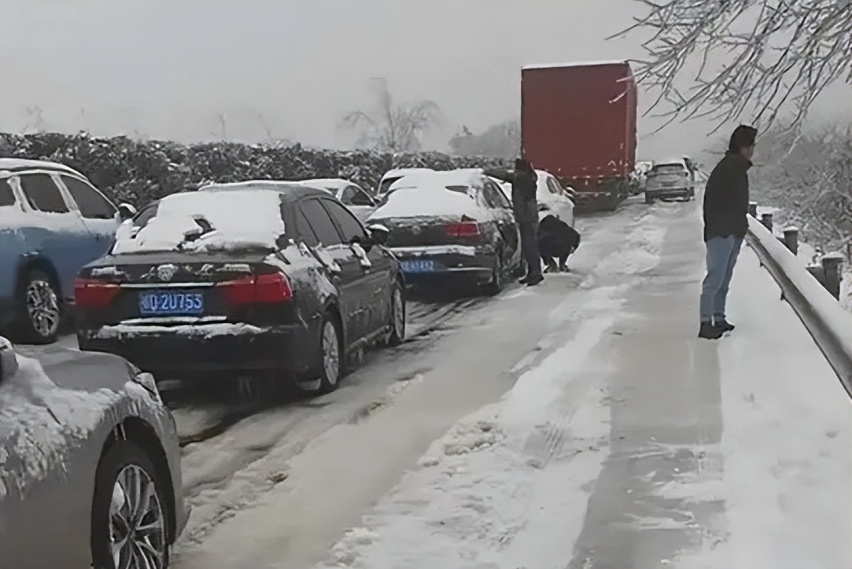 雨雪冰冻天气来袭，想开电动车回老家过年的，最好记住这几点