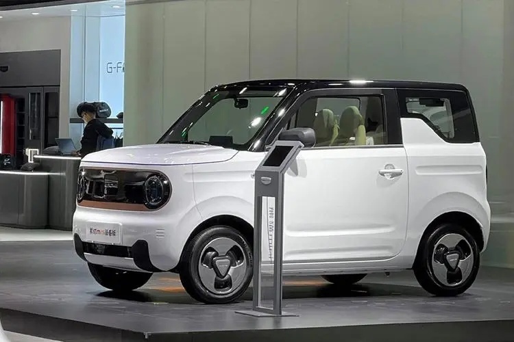 想要一款微型纯电车？熊猫mini不容错过