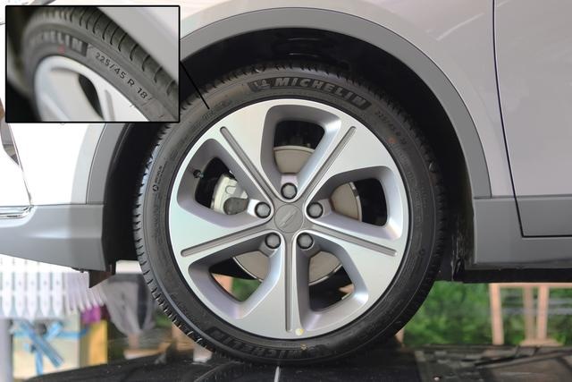 12.98万起的长续航纯电SUV 实拍性价比之星 几何C