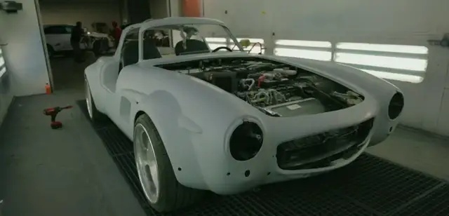 30万的特斯拉Model 3改成千万神车奔驰300SL，看完心动了！