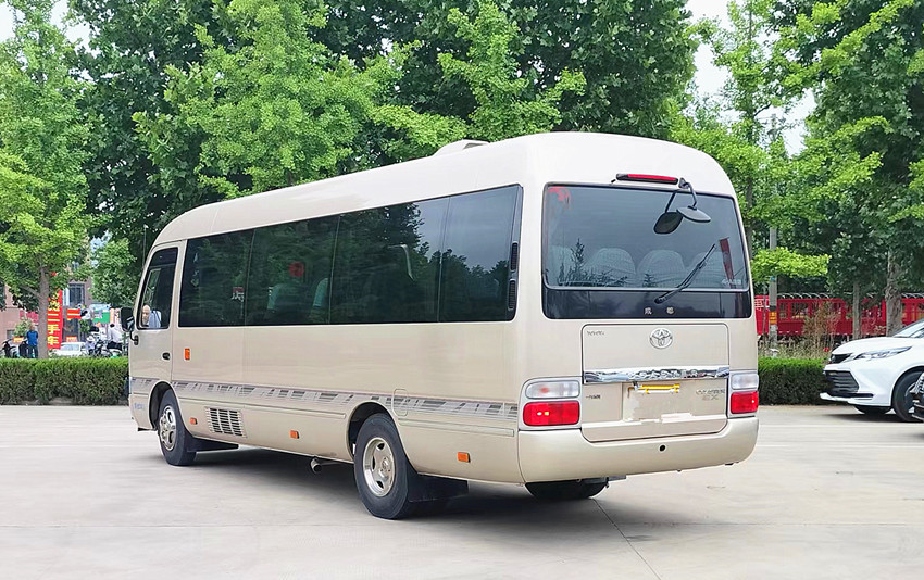 被很多人忽略的一款丰田“神车”—考斯特