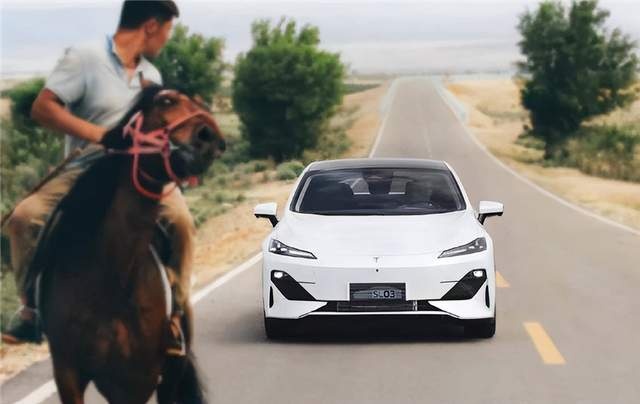 长安深蓝SL03对标Model 3，是不是用力过猛？
