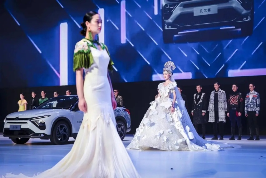 女神节“知音”座驾，凡尔赛C5 X荣膺世界女性“最佳大型车”奖