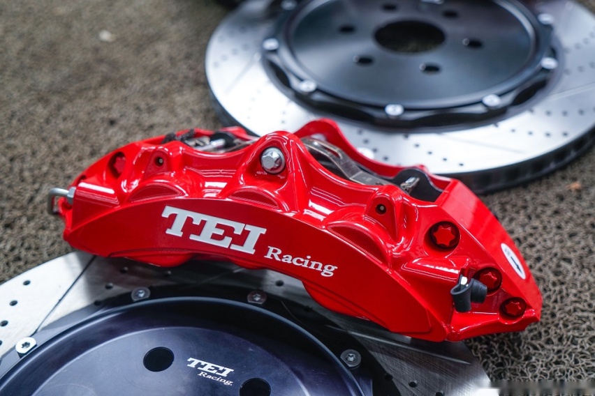 改装案例，凯迪拉克XT6升级TEI Racing前6后S4刹车卡钳套装