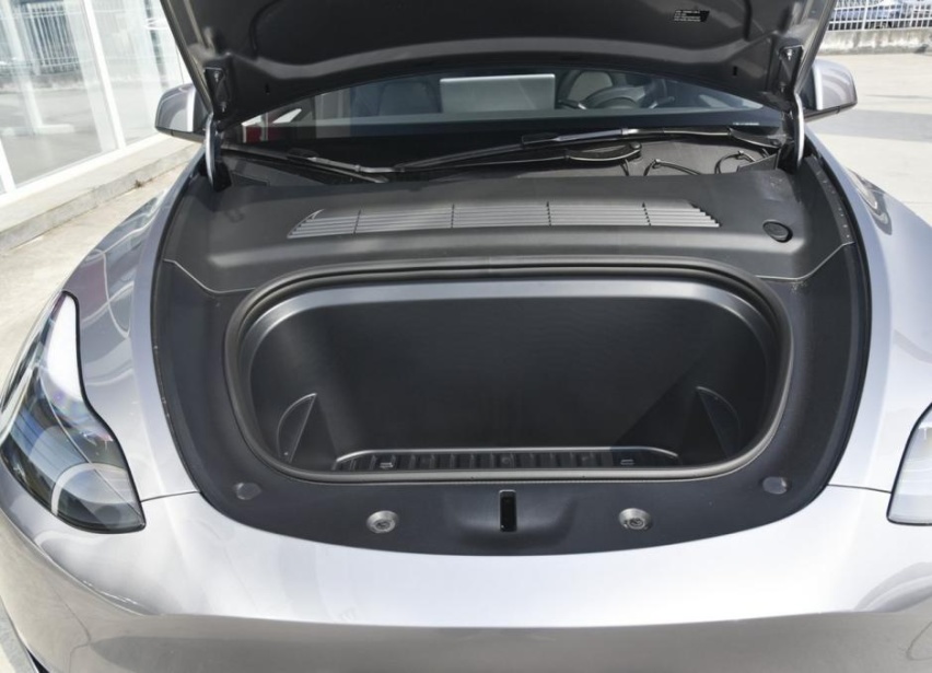 Model Y比Model 3的销量高，说明国人还是更偏爱SUV
