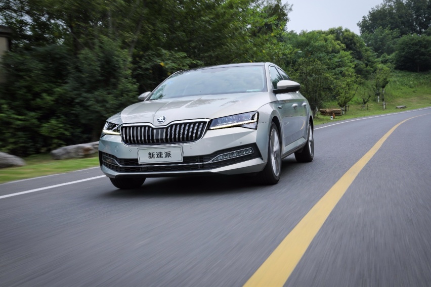配置水平更上一层楼！试驾斯柯达新速派380TSI