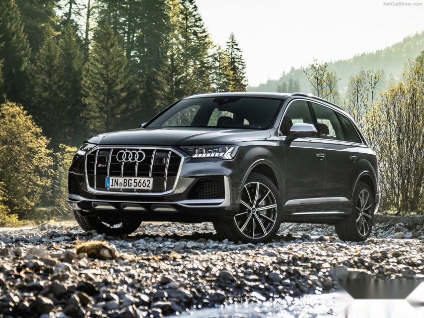 奥迪全新SQ7发布 4.0T V8发动机性能强悍